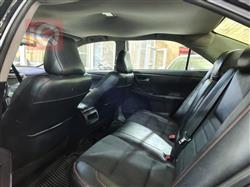 تۆیۆتا کامری